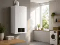 Boiler per acqua calda e riscaldamento, moderno e compatto, in un ambiente luminoso con lavatrice e piante.