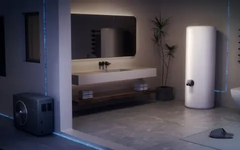 Bagno moderno con scaldabagno elettrico bianco, unità esterna e lavabo. La temperatura massima dello scaldabagno elettrico è regolabile.