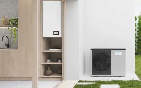 Unità esterna e interna per riscaldamento efficiente. Sostituzione caldaia senza ristrutturazione, un futuro più green.