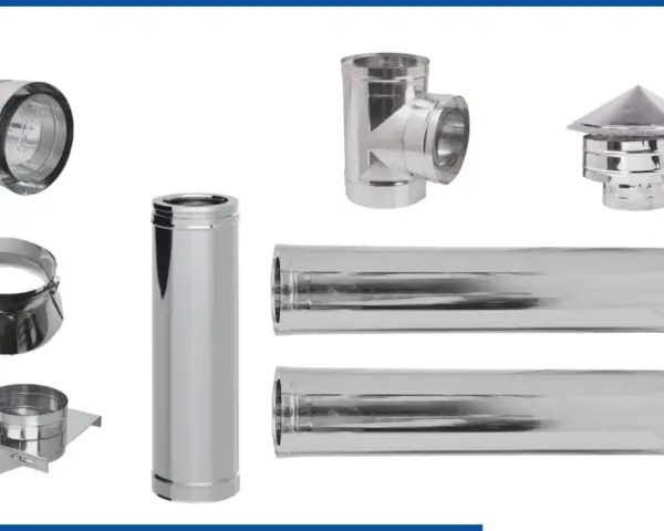 Componenti per il tiraggio stufa a pellet: tubi, curve, cappello e staffa a muro in acciaio inox lucido.