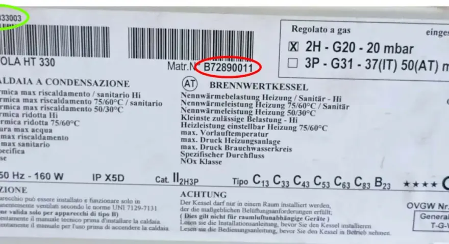 Etichetta caldaia con modello NUVOLA HT 330 e matricola B72890011. Dettagli tecnici e avvertenze di installazione.